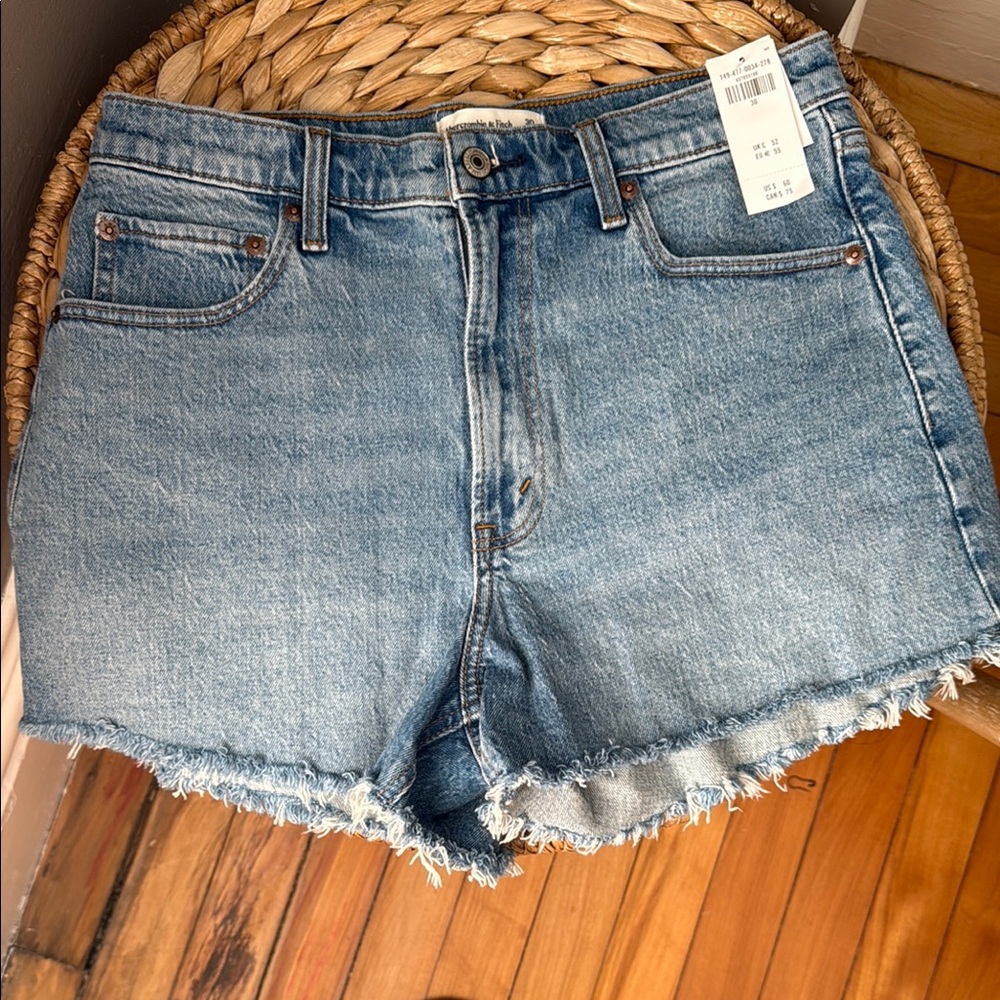 AF 90s relaxed cutoff high rise shorts